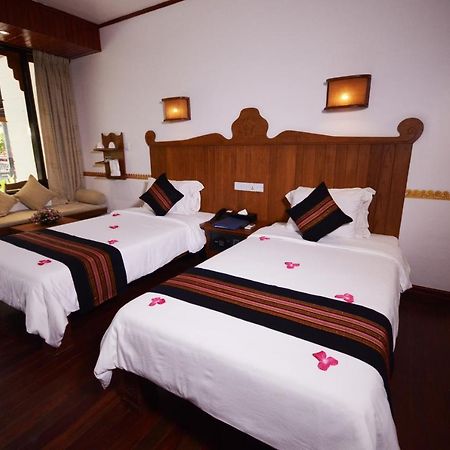 Hotel Amazing Nyaung Shwe Exterior photo