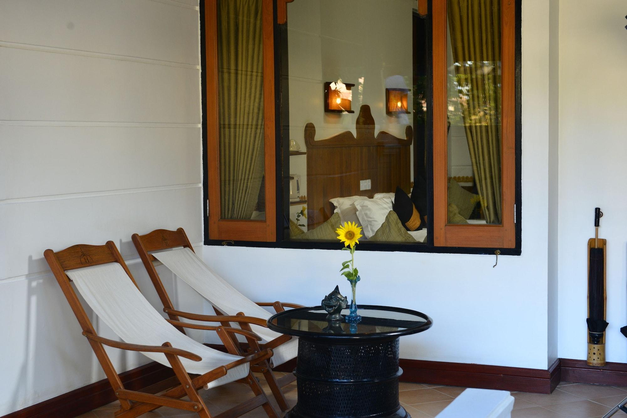 Hotel Amazing Nyaung Shwe Exterior photo