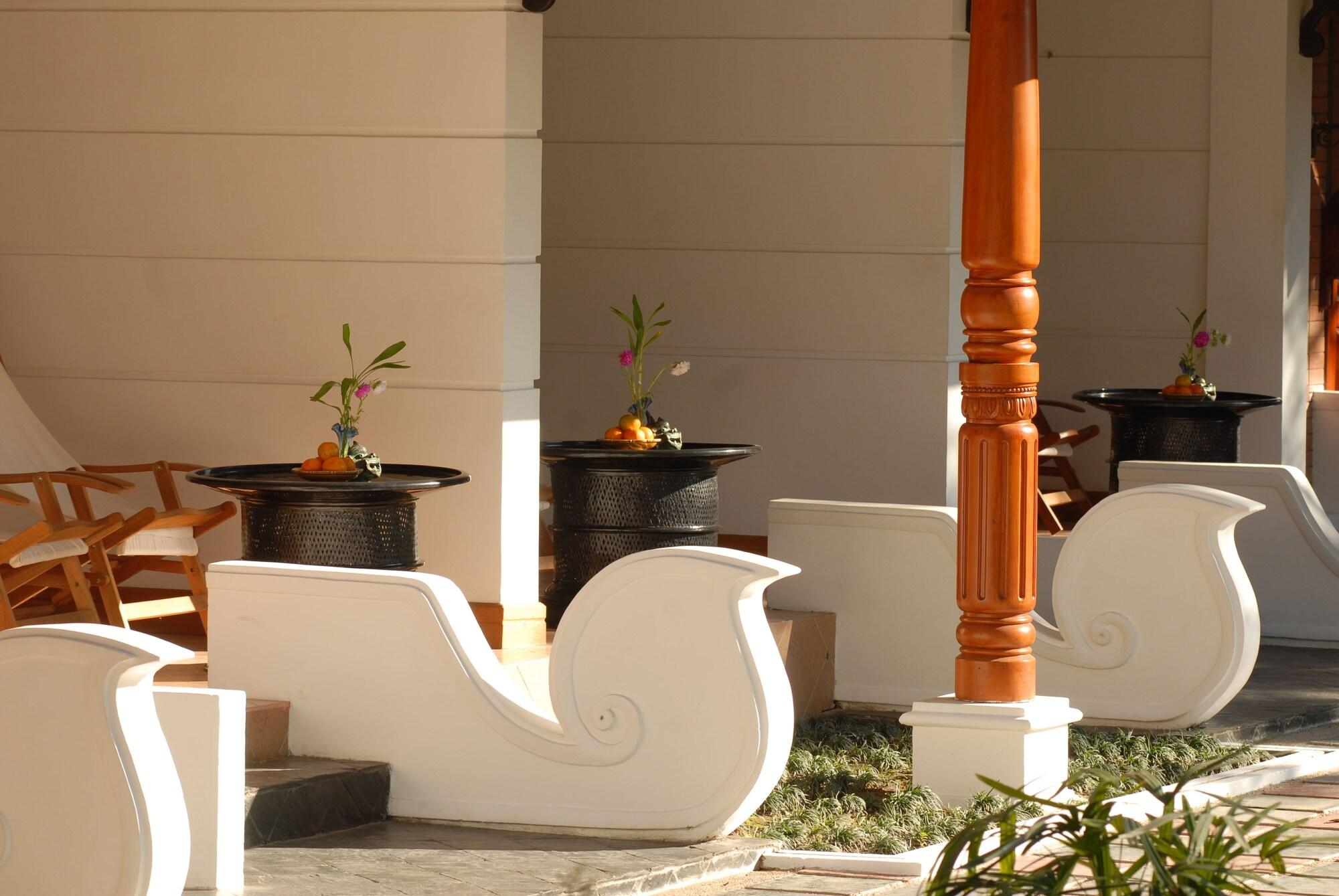 Hotel Amazing Nyaung Shwe Exterior photo