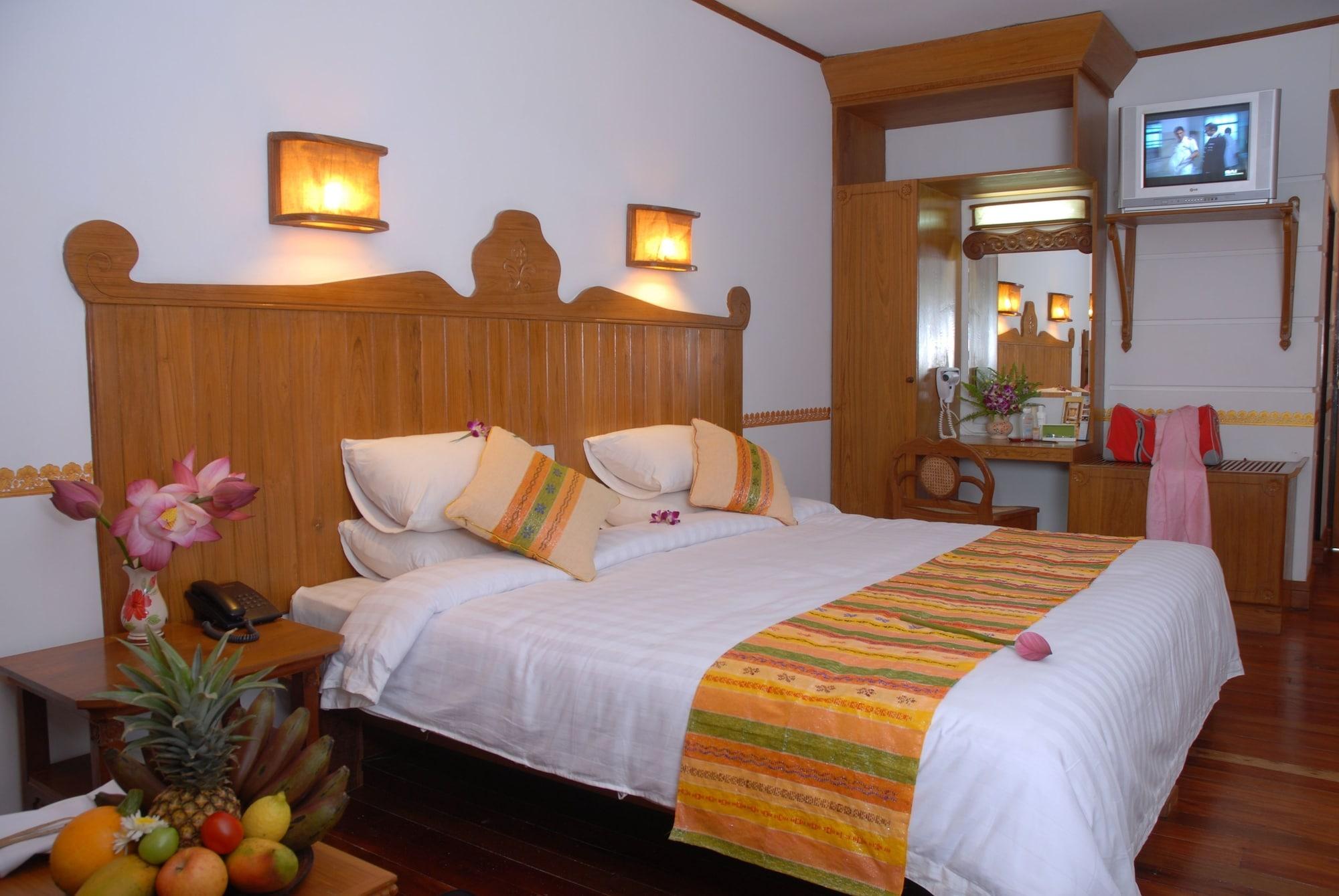 Hotel Amazing Nyaung Shwe Exterior photo