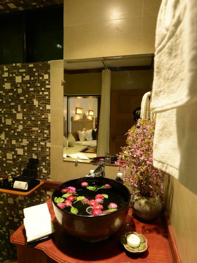 Hotel Amazing Nyaung Shwe Exterior photo