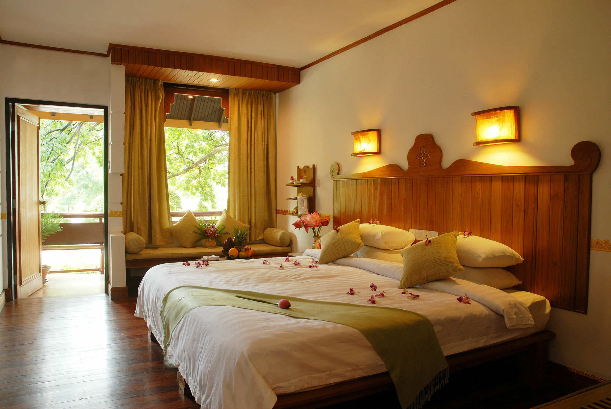 Hotel Amazing Nyaung Shwe Exterior photo