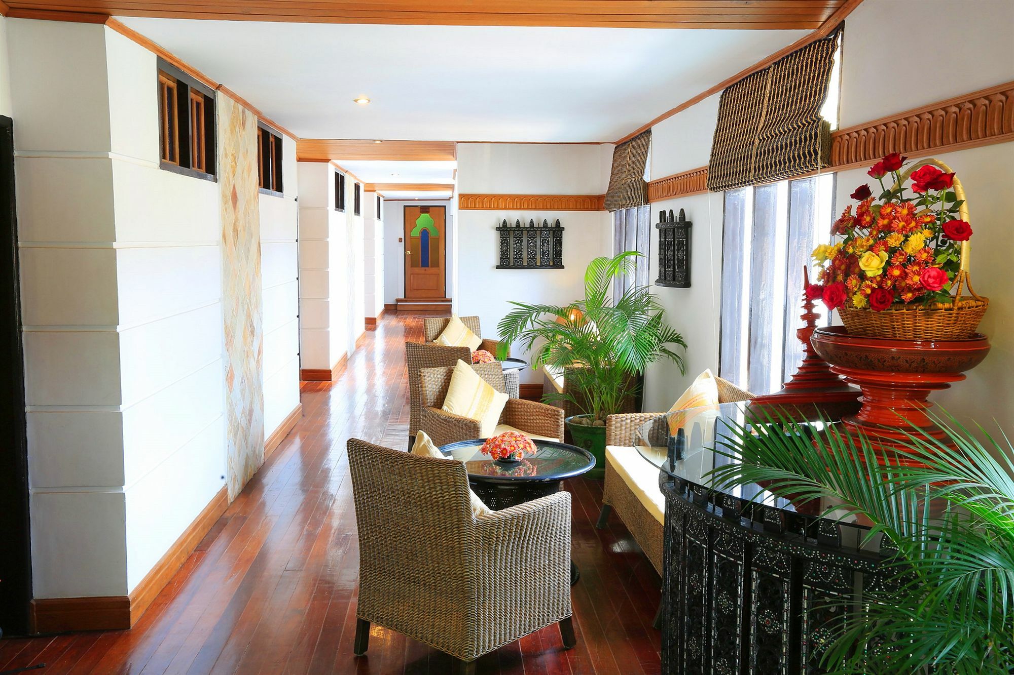 Hotel Amazing Nyaung Shwe Exterior photo