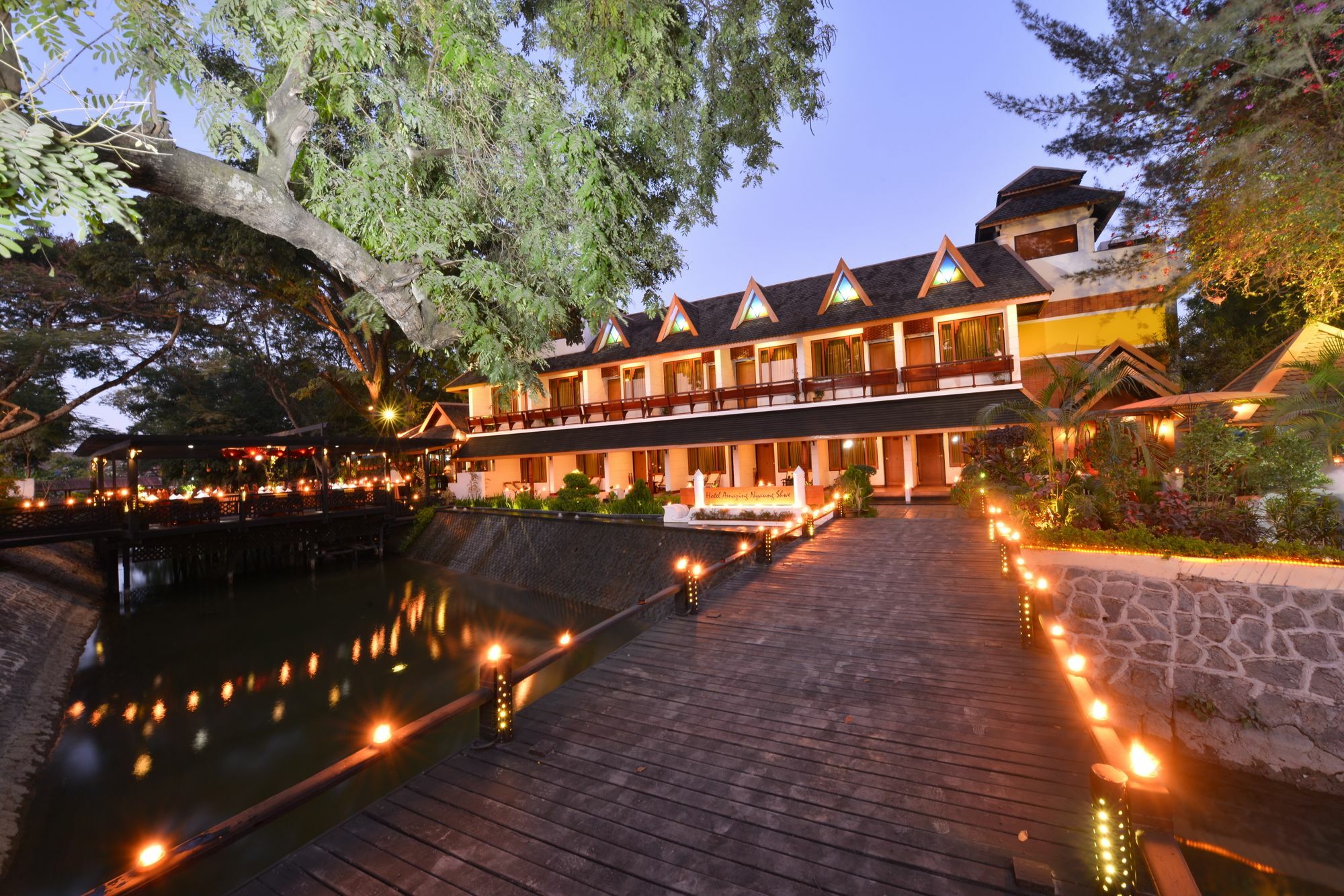 Hotel Amazing Nyaung Shwe Exterior photo