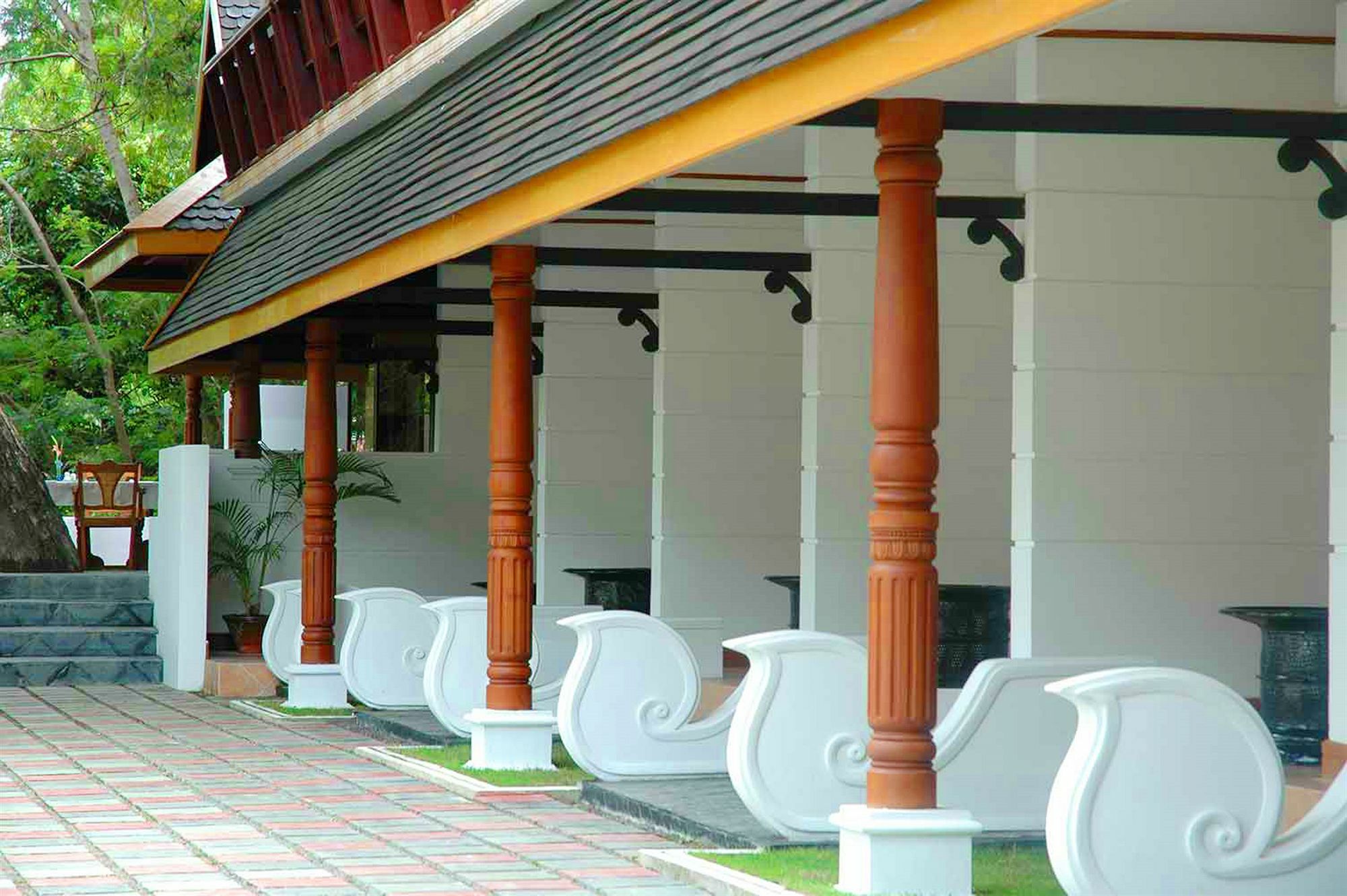 Hotel Amazing Nyaung Shwe Exterior photo