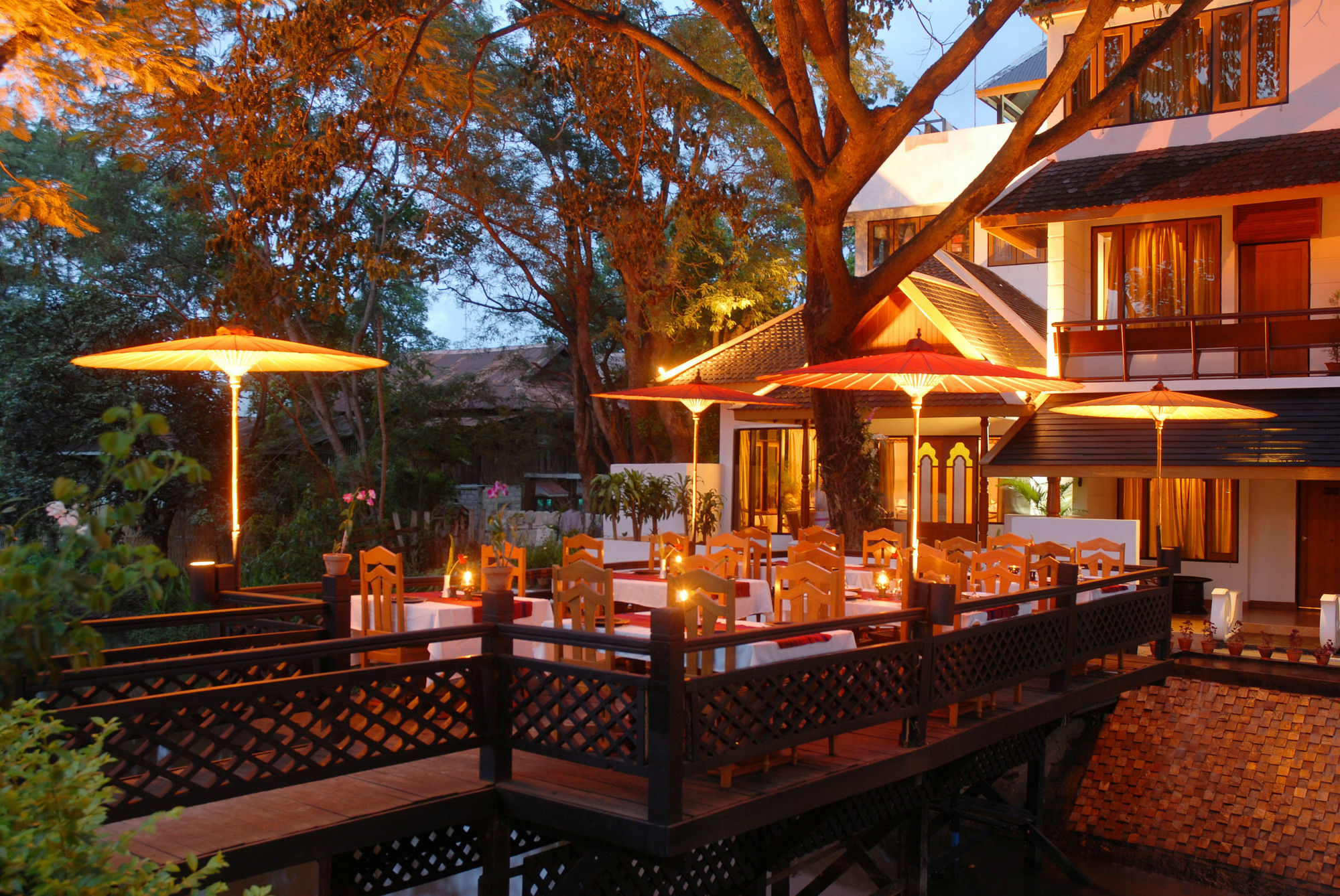 Hotel Amazing Nyaung Shwe Exterior photo