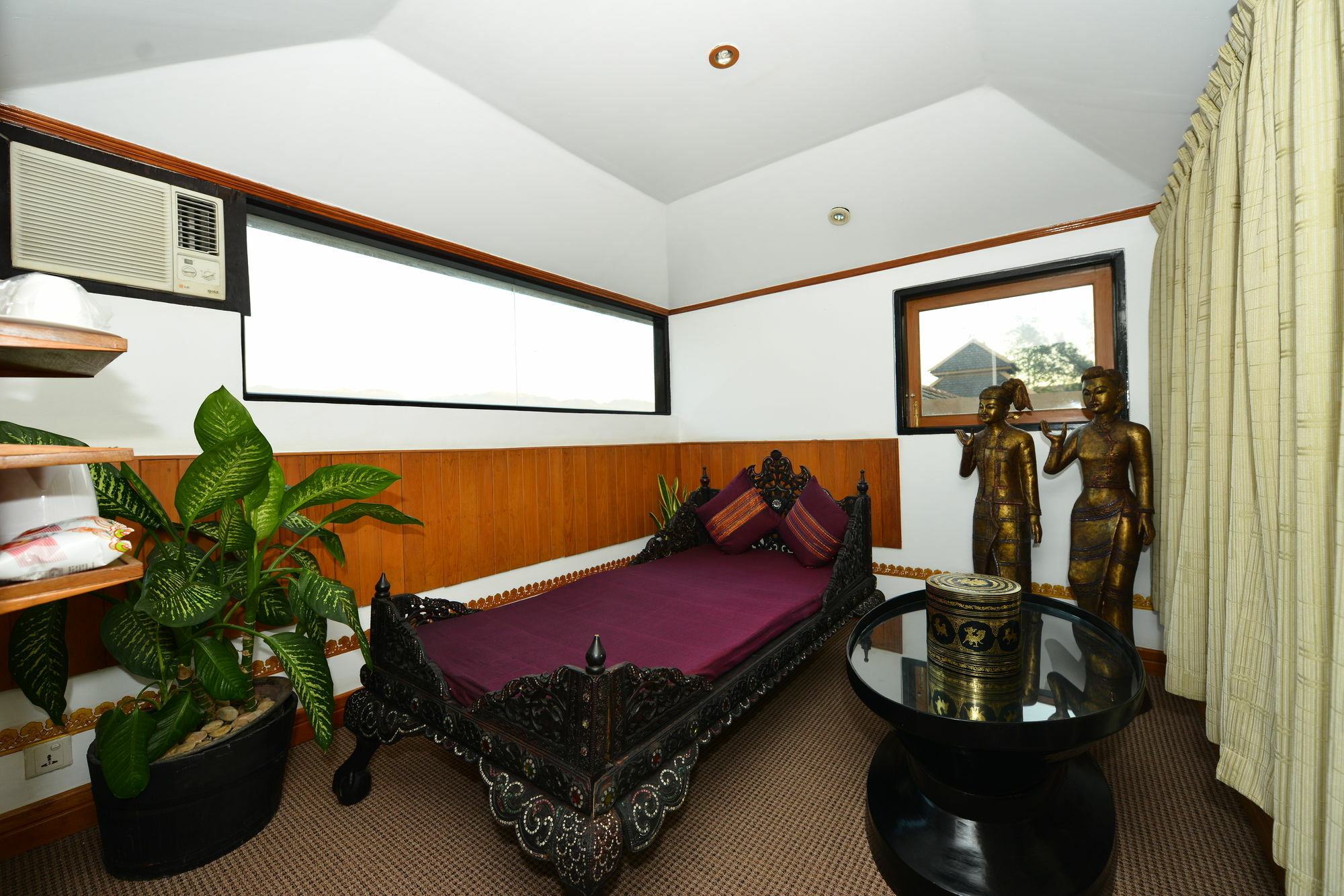 Hotel Amazing Nyaung Shwe Exterior photo